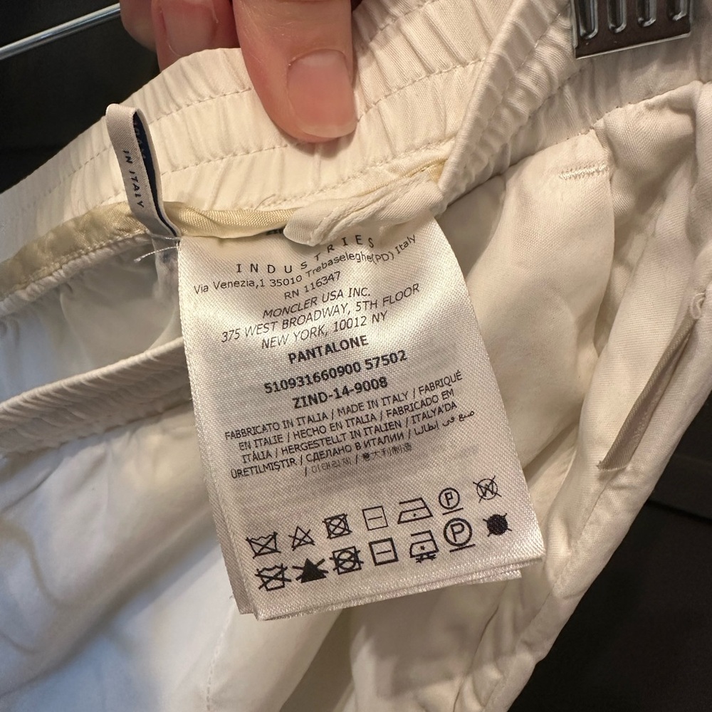 ▪️Women’s Moncler pull on jogger NWOT- small flaw - Picture 7 of 9